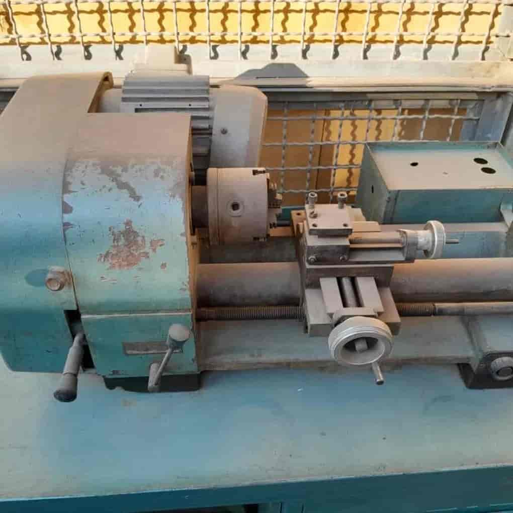 Small lathe for goldsmithing and fine work